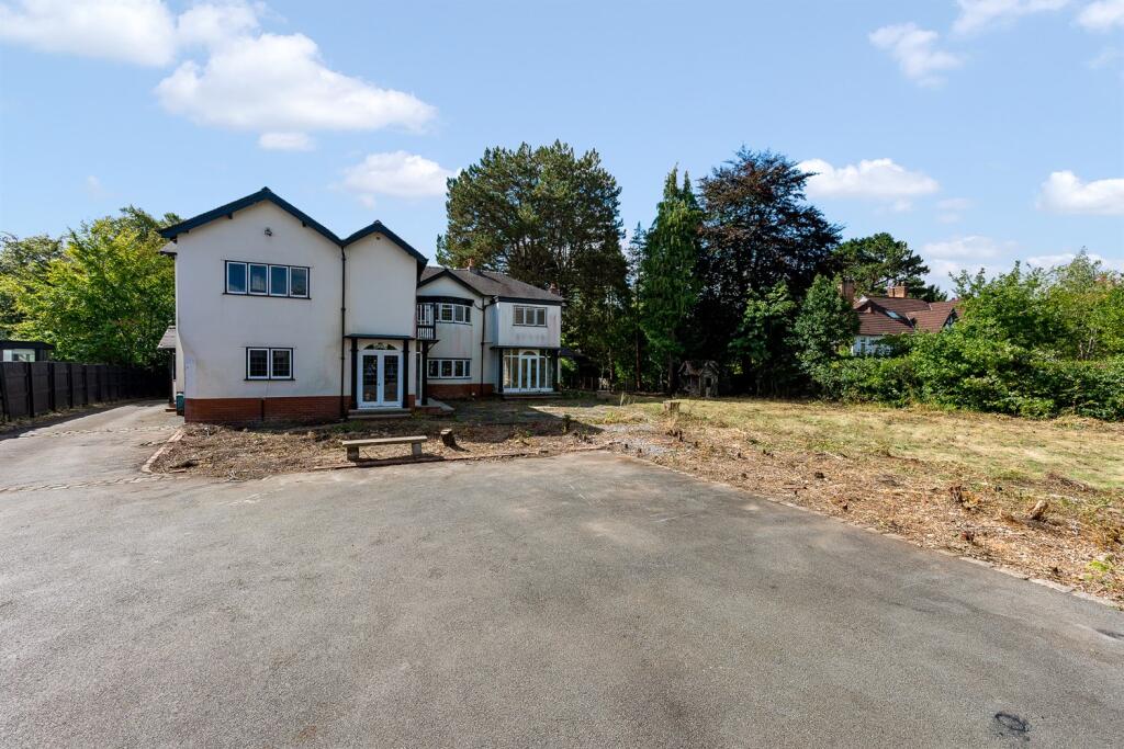 6 bedroom detached house for sale in Bankhall Lane, Hale, WA15